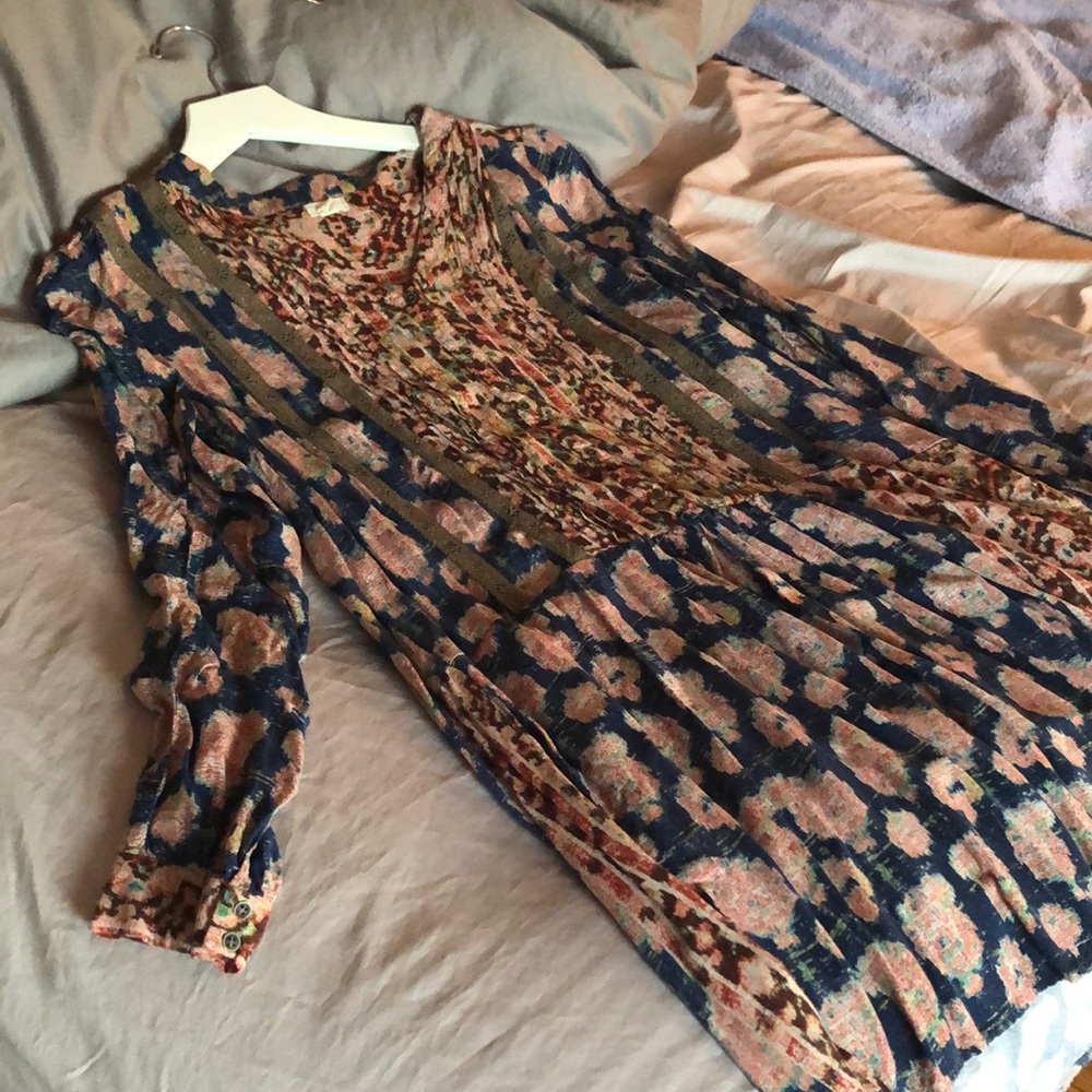 Flowing print dress